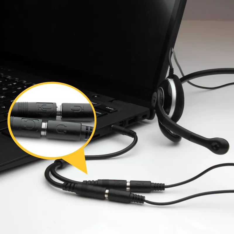 StarTech.com adaptér pre headset so samostatnými konektormi slúchadiel/mikrofónu – 3,5 mm 4-pólový na 2x 3-pólový 3,5 mm konektor samec/samica