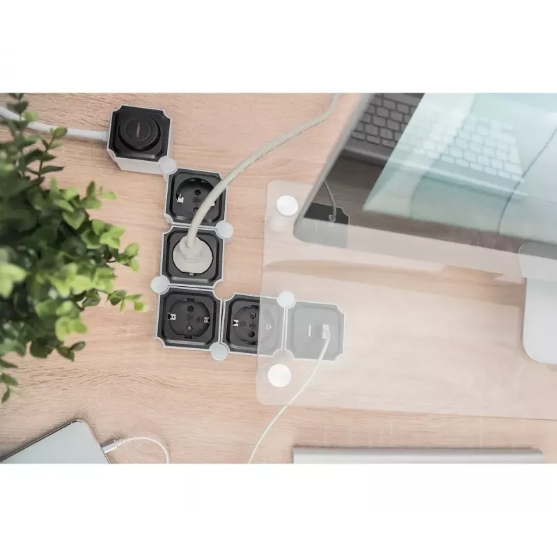 Predlžovacia lišta Digitus flexibilná 4-násobná so 2 USB portami a vypínačom