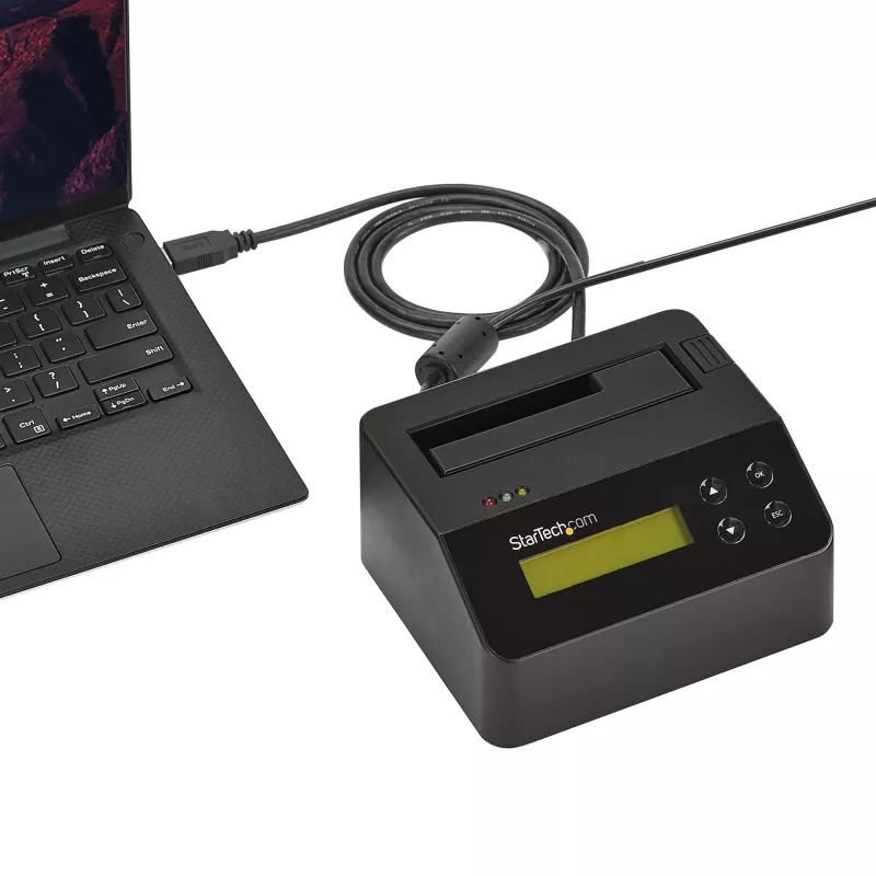StarTech.com Single Bay diskový čistič, standalone HDD/SSD Sanitizer, USB 3.0 na SATA II (3 Gbit/s), 9 režimov vymazania, LCD displej, bezpečné vymazanie diskov Sanitizer Dock, DB-9 tlačiarňový port, TAA-kompatibilný