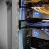 Panel na manažment káblov PATCHBOX Patchcatch Solo 24 ks balenie čierny červený