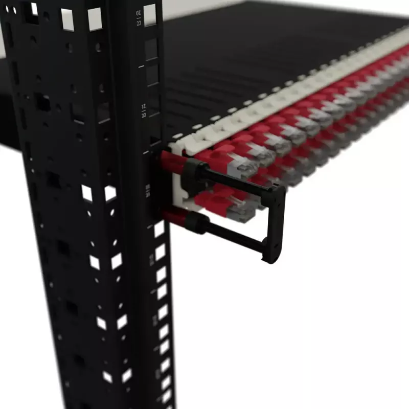 Panel na manažment káblov PATCHBOX Patchcatch Solo 24 ks balenie čierny červený
