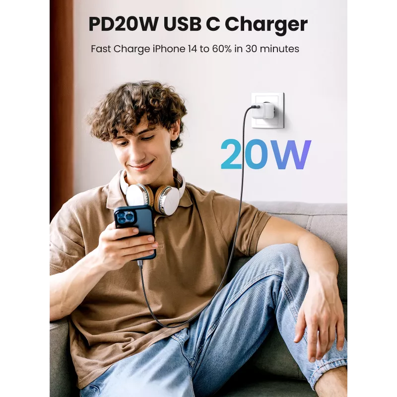 Interiérová nabíjačka Ugreen 15324 univerzálna biela AC 1 USB Type-C port