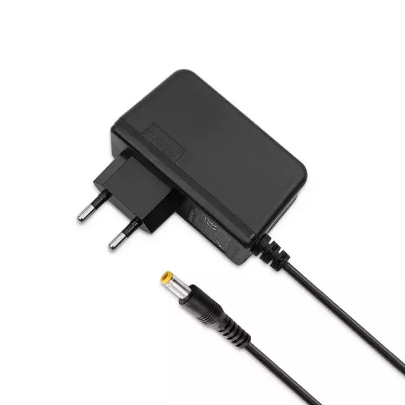 Napájací zdroj Qoltec 51034 interiérový 19W čierny 220-240V