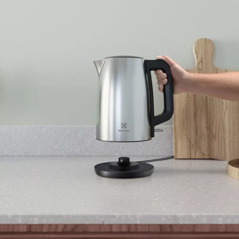 Electrolux E3K1-3ST rýchlovarná kanvica 1,7 L 2200 W nehrdzavejúca oceľ