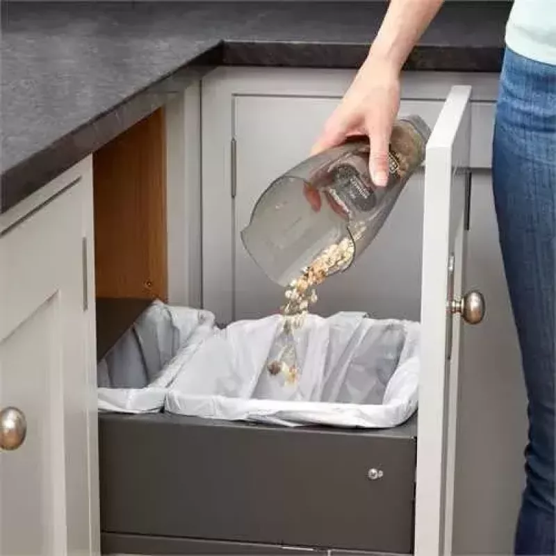 Ručný vysávač Black & Decker NVC215W