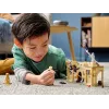 LEGO Harry Potter sada Hogwarts Prvá hodina lietania 76395 s minifigúrkami Harryho a Draca