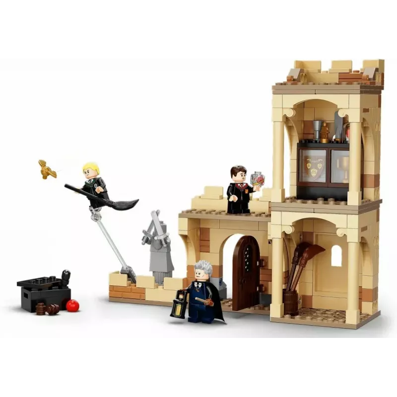LEGO Harry Potter sada Hogwarts Prvá hodina lietania 76395 s minifigúrkami Harryho a Draca