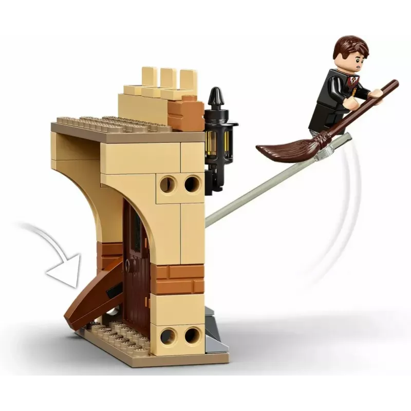 LEGO Harry Potter sada Hogwarts Prvá hodina lietania 76395 s minifigúrkami Harryho a Draca