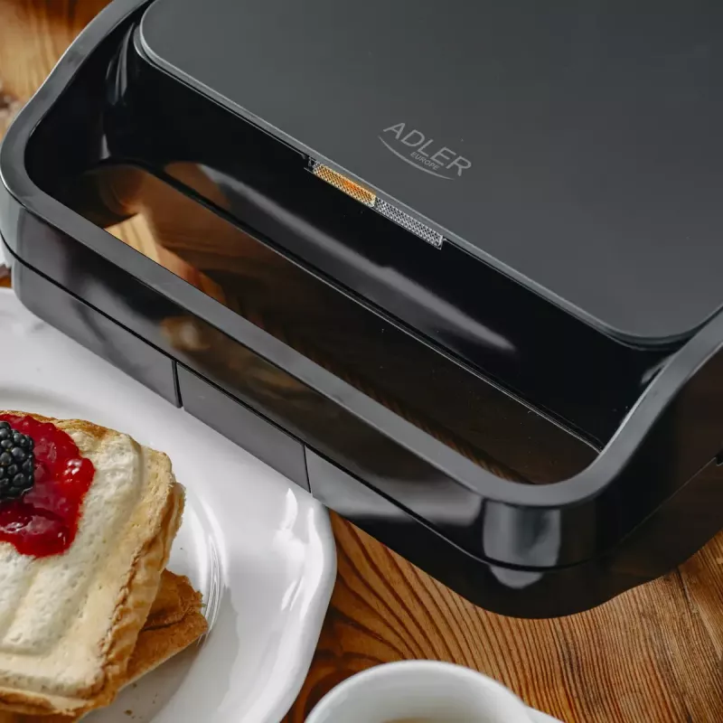 Sendvičovač 2-in-1 Adler AD 3070b — 850 W, 2 platne, čierny