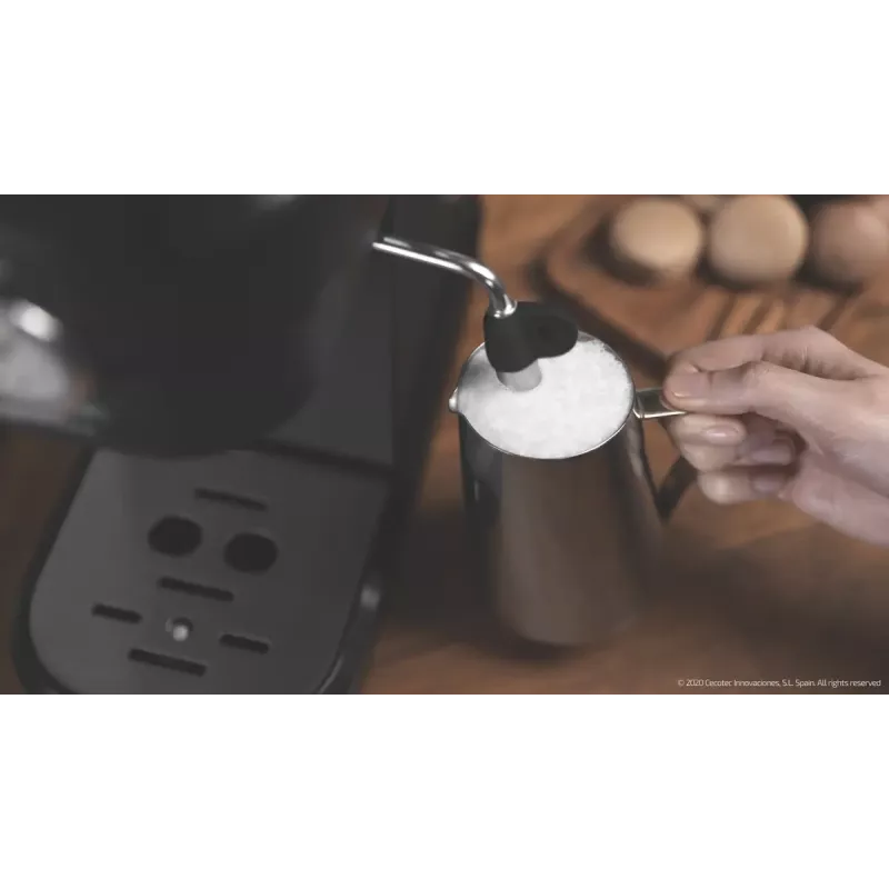Cecotec Cafelizzia 790 Black Pro espresso kávovar, 1,2 l, 20 bar, čierny