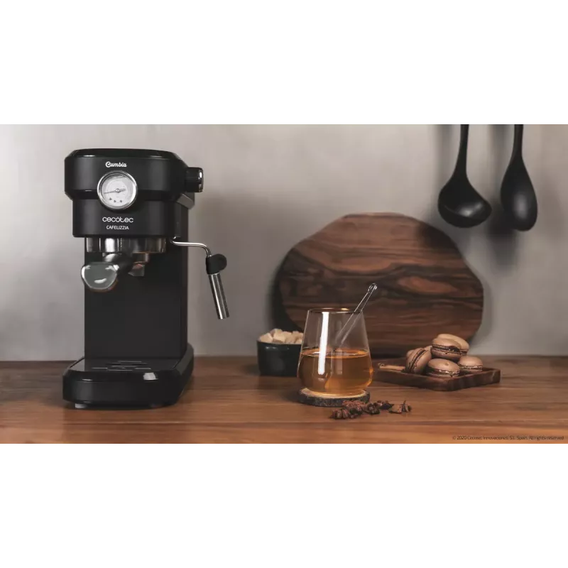 Cecotec Cafelizzia 790 Black Pro espresso kávovar, 1,2 l, 20 bar, čierny