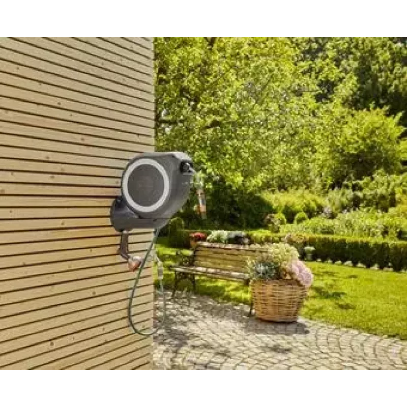 Nástenný navijak hadice Gardena RollUp Automatic čierny sivý