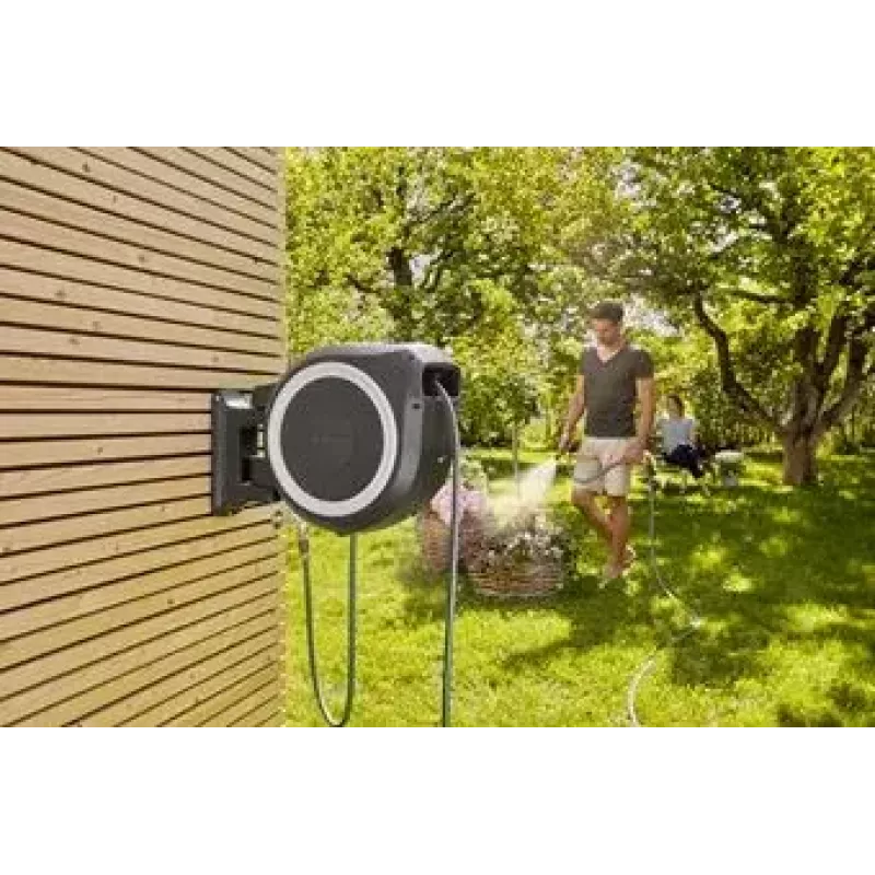 Nástenný navijak hadice Gardena RollUp Automatic čierny sivý