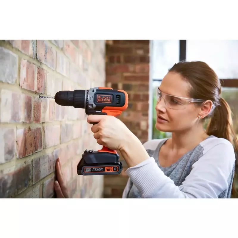 Vŕtačka Black & Decker BCD003C2K-QW 1 ks