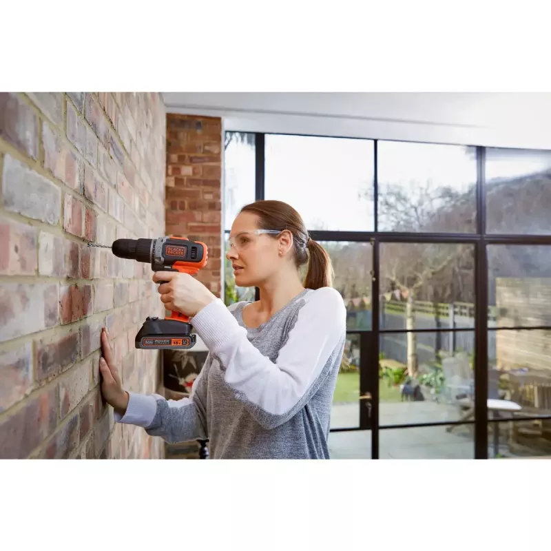 Vŕtačka Black & Decker BCD003C2K-QW 1 ks