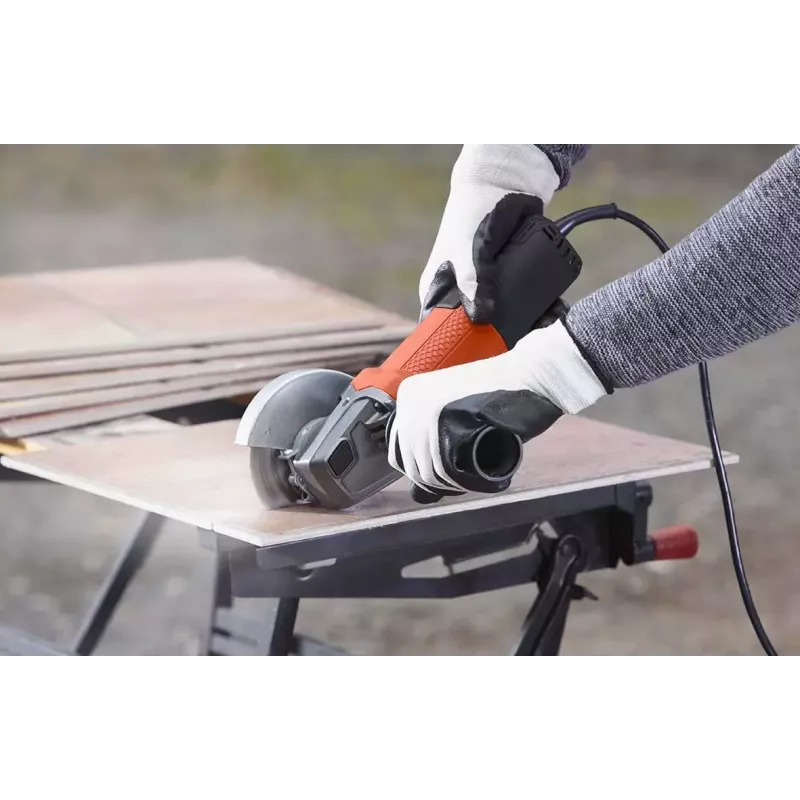 Uhlová brúska Black & Decker BEG110-QS