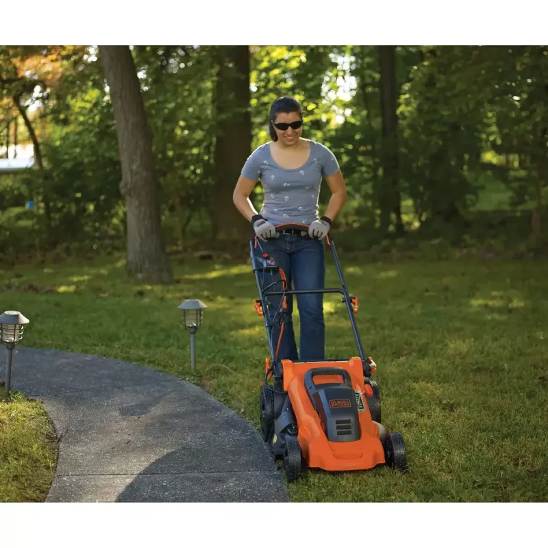 Ručná kosačka na trávu Black & Decker LM2000-QS