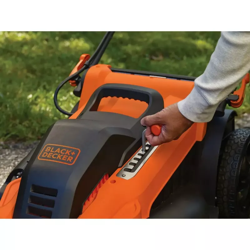 Ručná kosačka na trávu Black & Decker LM2000-QS