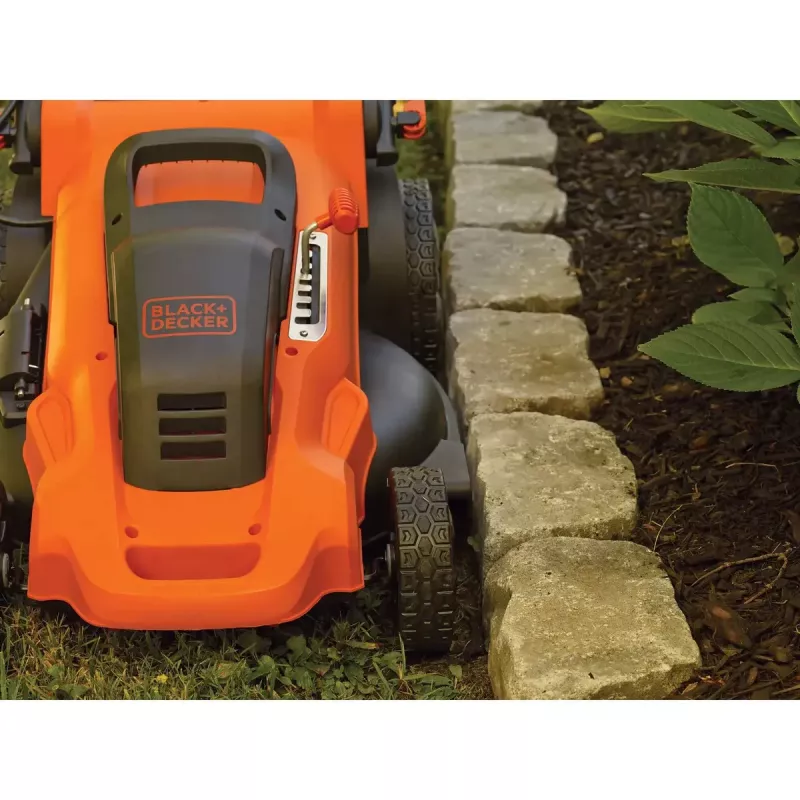 Ručná kosačka na trávu Black & Decker LM2000-QS