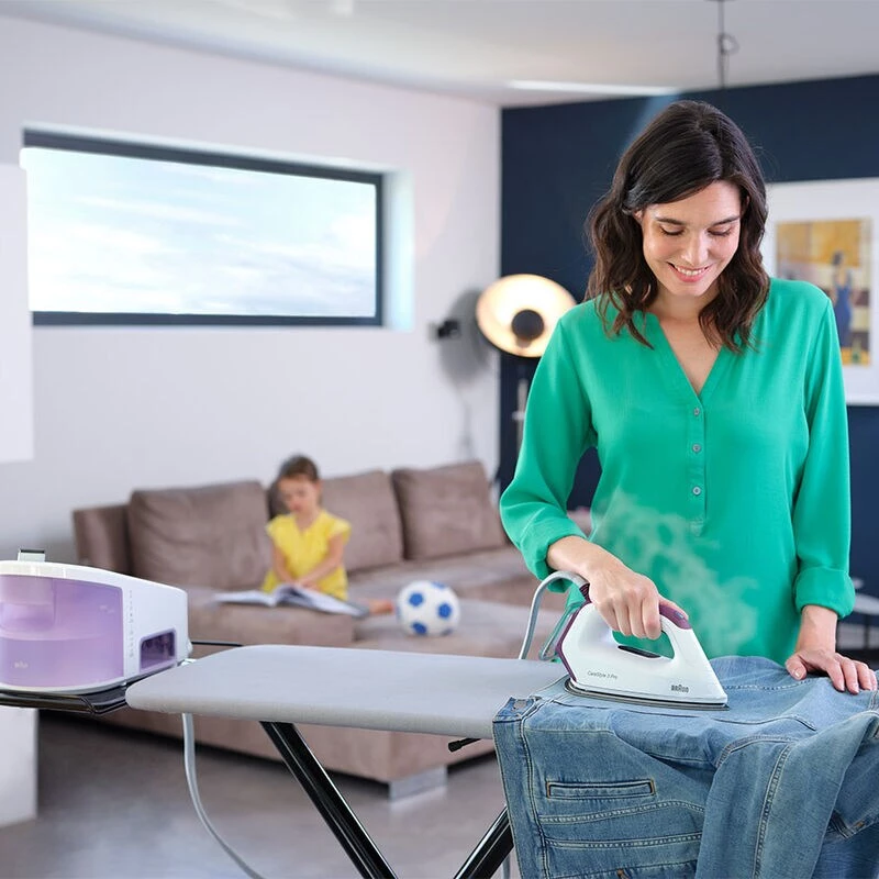 Braun IS3155VI 2400 W 2 L EloxalPlus žehliaca plocha fialová, biela