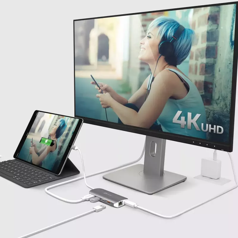 j5create JCD383 USB-C™ 9-in-1 multi adaptér, strieborný a biely