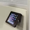 StarTech.com SECTBLTPOS uzamykateľný stojan na tablet pre iPad 9,7 palca, montáž na stôl alebo stenu, oceľ, montážne rozhranie 100 x 100 mm, čierny