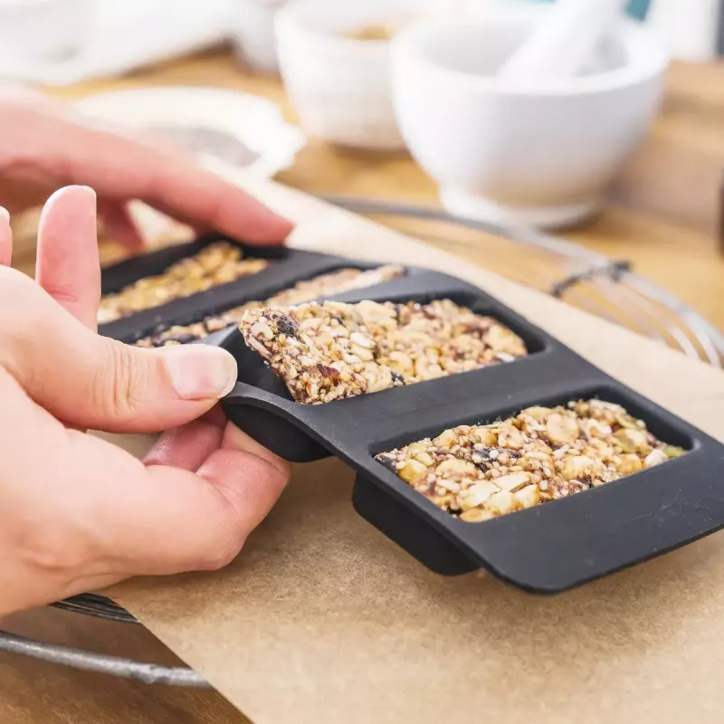 Odšťavovač Gastroback Design Natural Plus čierna nerezová oceľ