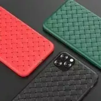 Mäkké puzdro na telefón Devia pre iPhone 11 Pro — tkaný vzor, červená