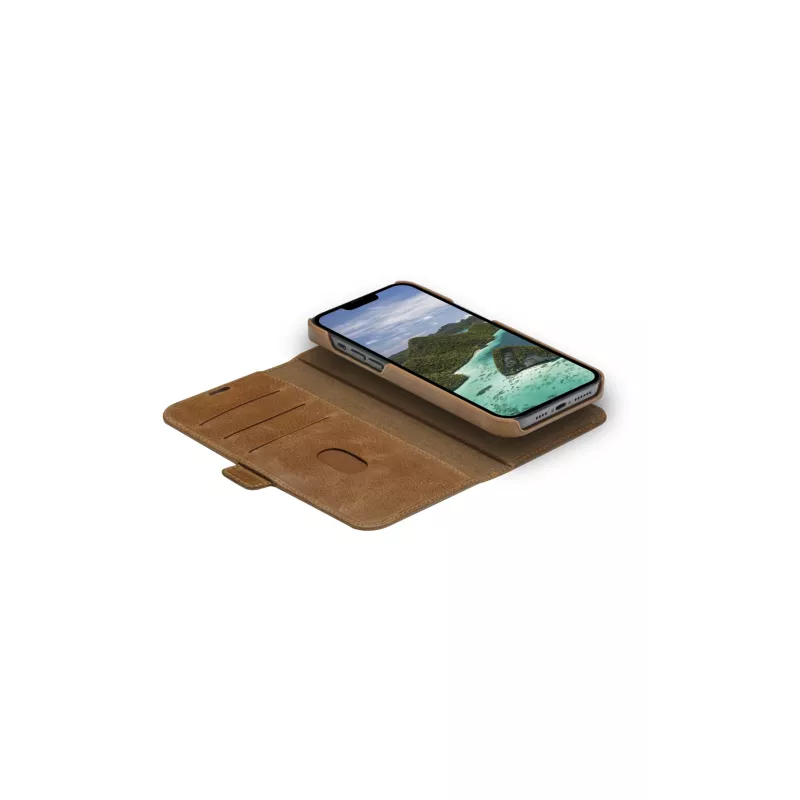 Puzdro s klopou dbramante1928 Lynge iPhone 14 Plus Tan 3 priehradky na karty