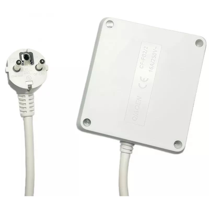 Microconnect MC-PSSQUARE040150FRW predlžovací kábel 1,5 m 4 AC zásuvky interiérový biely
