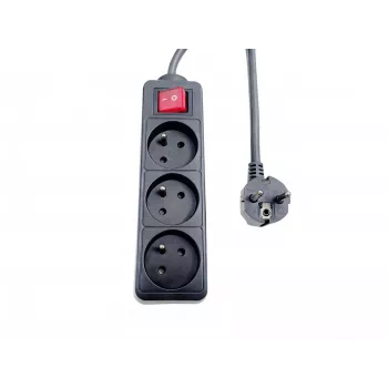 Microconnect MC-PSOO030150FRB predlžovací kábel 1,5 m 3 AC výstupy interiérový čierny