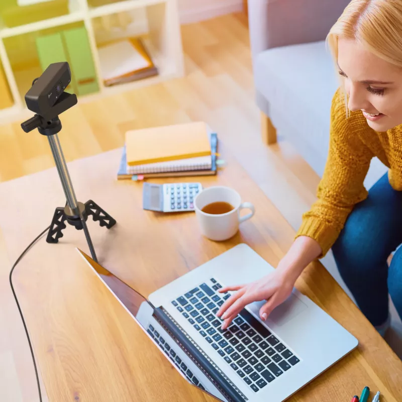 j5create JVCU100 USB™ HD webkamera s 360° rotáciou, rozlíšenie videa 1080p, čierna
