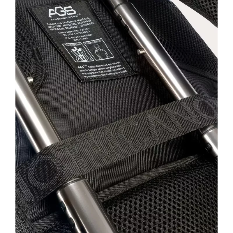 Tucano Sole Gravity BKSOL17-AGS-BK batoh na notebook s AGS, do 17 palcov / MacBook Pro 16, čierny