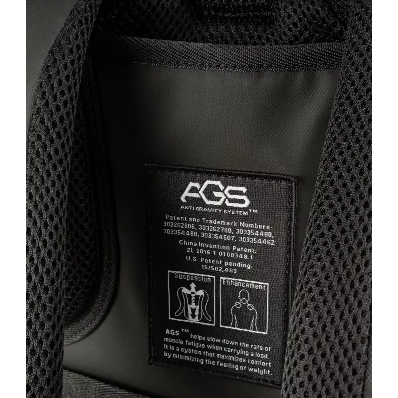Voľnočasový batoh Tucano Marte Gravity čierny textil