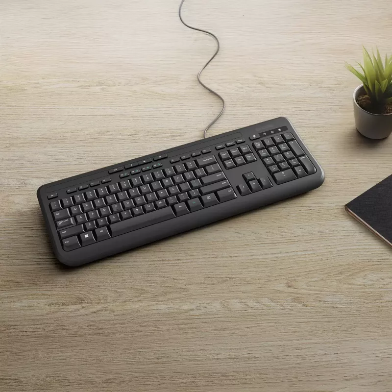 Káblová full-size klávesnica Incase Designed by Microsoft Wired 600 — USB, QWERTY, UK-anglická, čierna