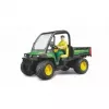 Hračkárske vozidlo BRUDER John Deere Gator XUV 855D s vodičom