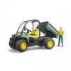 Hračkárske vozidlo BRUDER John Deere Gator XUV 855D s vodičom
