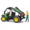 Hračkárske vozidlo BRUDER John Deere Gator XUV 855D s vodičom