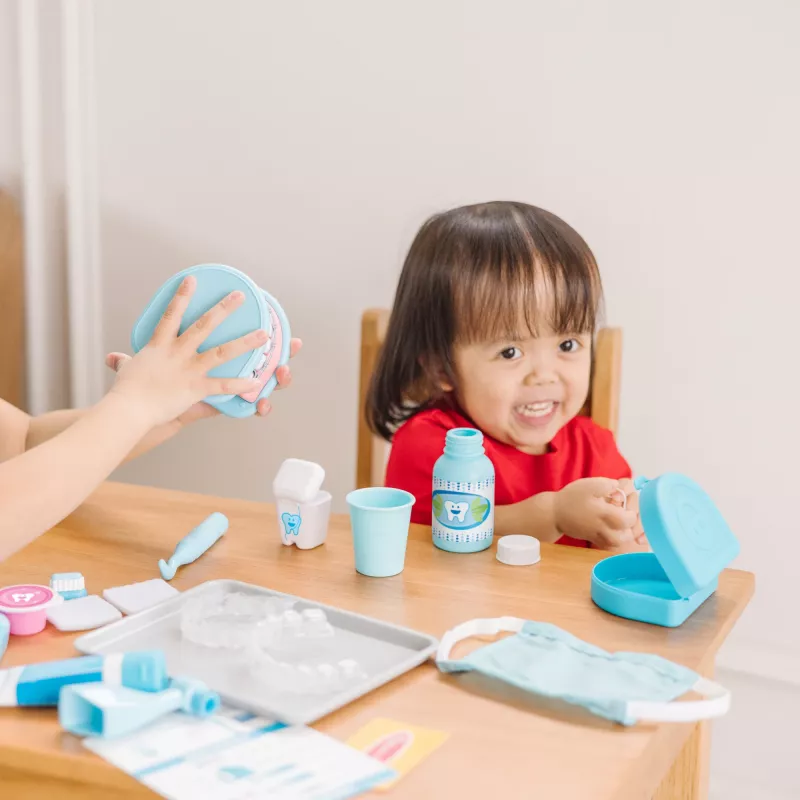Hračkárska zubárska sada Spinmaster Melissa & Doug Super Smile Dentist, vhodná od 3 rokov, viacfarebná