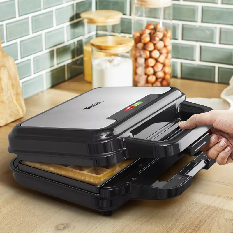Sendvičovač Tefal SW383D10 700 W čierny, nerez