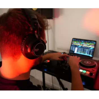 Hercules HDP DJ60 slúchadlá káblové hlavový most hudba čierne