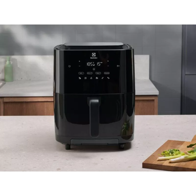 Electrolux EAF7SB samostatná 6,9 L samostatne stojaca 1700 W teplovzdušná fritéza čierna