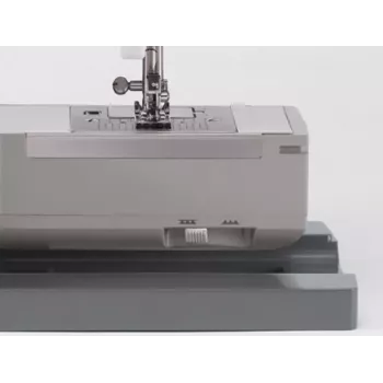 Automatický šijací stroj SINGER Heavy Duty 4432 — 32 vzorov stehov, 1100 ot/min, 6 mm šírka stehu, voľné rameno, 120 V