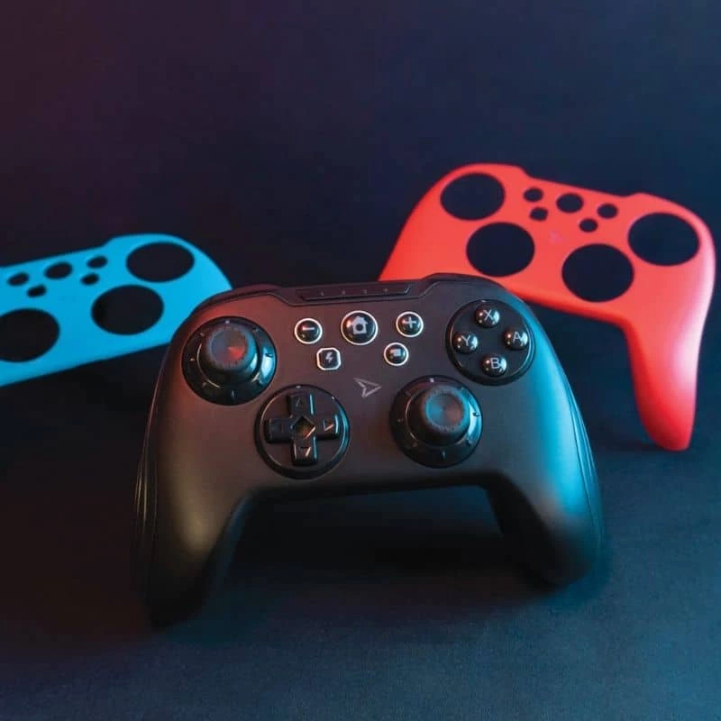 Steelplay bezdrôtový ovládač 6 vymeniteľných tlačidiel (Switch)