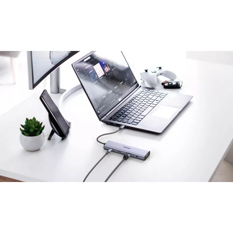 Ugreen Revodok 10-in-1 USB-C hub UGREEN 15601 10 portov 4K HDMI