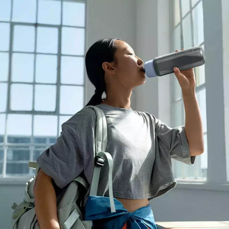 Brita Fill & Go Active 1052248 filtračná fľaša na vodu, s 2 MicroDisc, tmavomodrá