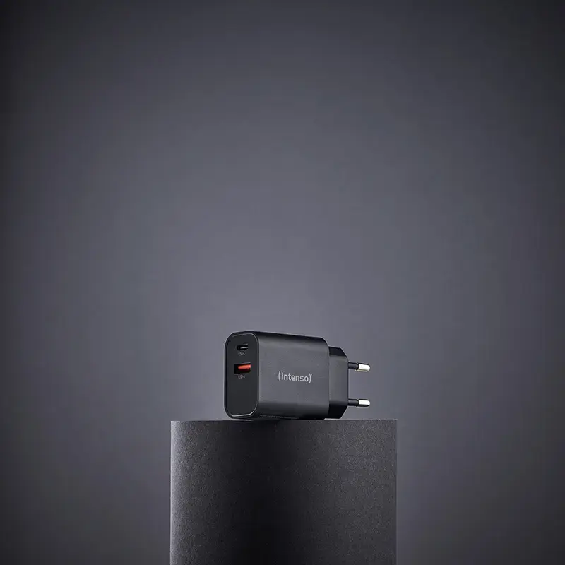 Napájací zdroj Intenso W30AC 30 W USB-A USB-C čierny