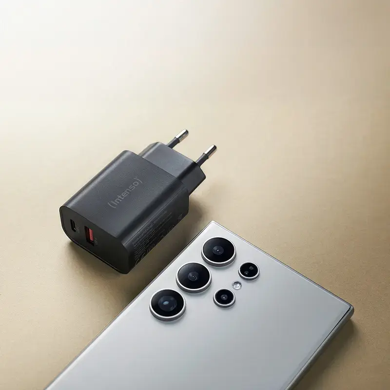 Napájací zdroj Intenso W30AC 30 W USB-A USB-C čierny