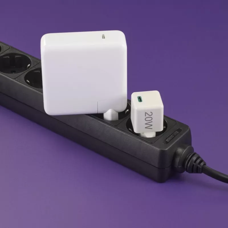 Nabíjačka interiérová Hama 00201980 rýchle nabíjanie biela USB Type-C
