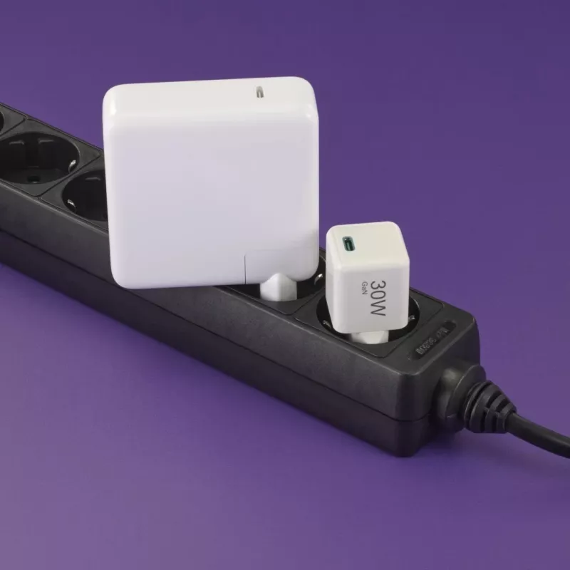Hama 00201982 mobilná nabíjačka smartfón, tablet biela AC rýchle nabíjanie interiér